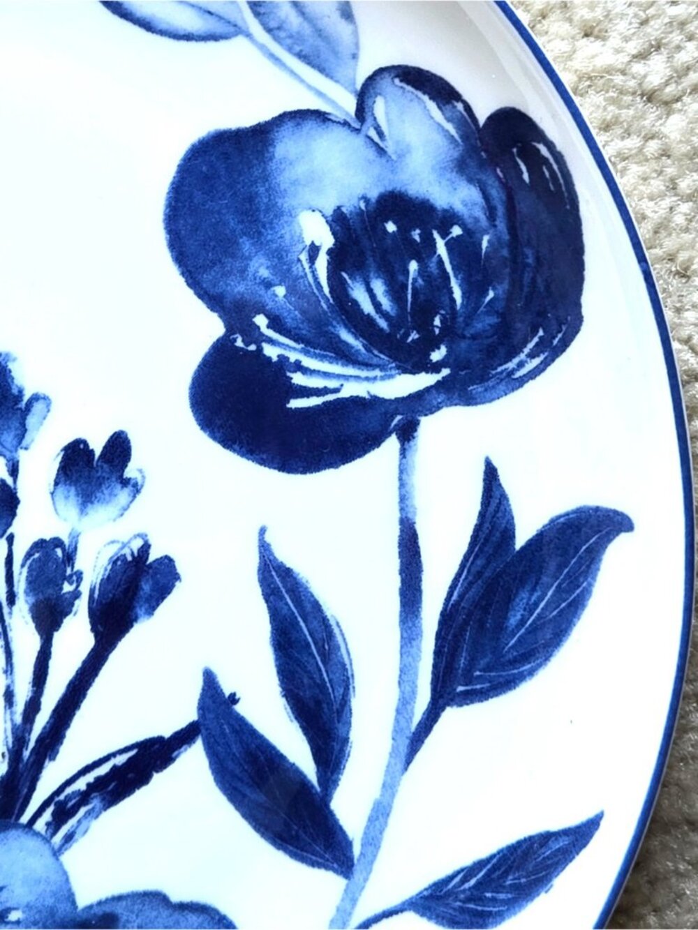 Mikasa DARCY 9” Salad Plate adorned with a vivid blue floral pattern, crafted - Picture 6 of 7